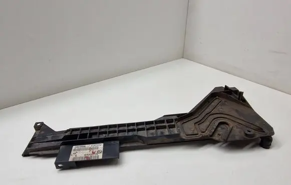 BMW X3 E83 Radiator mount bracket 3509203