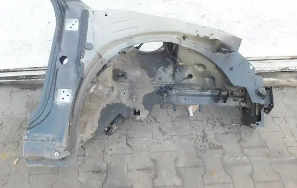 Citroen C6 Front quarter panel 185445