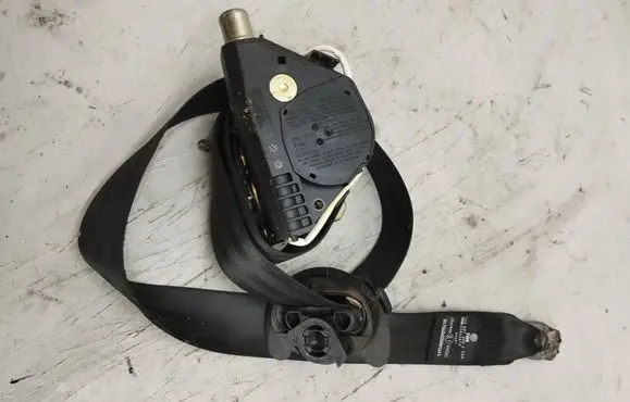 Volkswagen Multivan T5 Front seatbelt 33014052