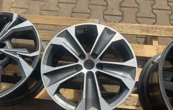 Seat Ateca R17 alloy rim 575601025K