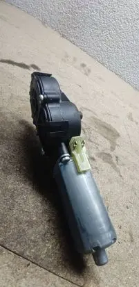 Volkswagen PASSAT B6 Seat adjustment motor 0390203224