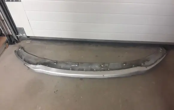 Volvo XC70 Front bumper lip 31353571