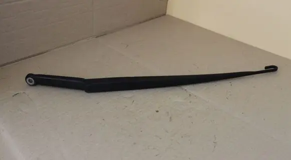 BMW 3 E46 Front wiper blade arm 7007128