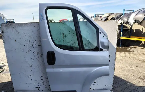 Peugeot Boxer Front door