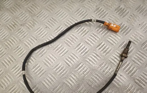 Volkswagen Golf VII Lambda probe sensor 04L906088B