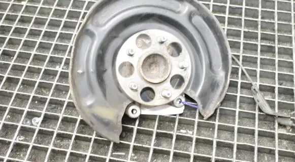 Lexus CT 200H Rear wheel hub