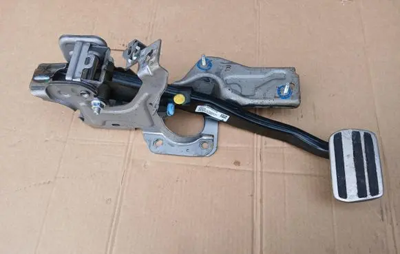 Ford Focus Brake pedal JX61-2D094-PD