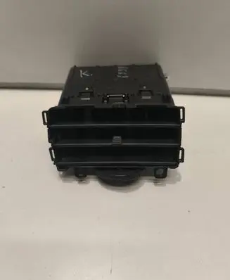 Chrysler Sebring (JS) Dash center air vent grill T12179