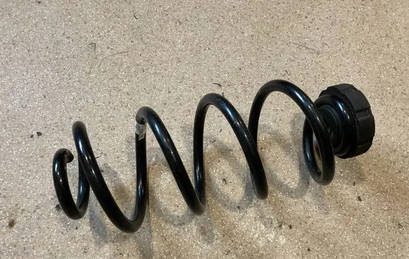 Porsche Macan (95B) Rear coil spring 95B511121A