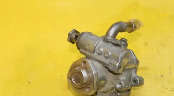 Volkswagen Caddy Power steering pump