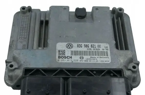 Volkswagen Golf V Engine control unit/module 03G906021KK