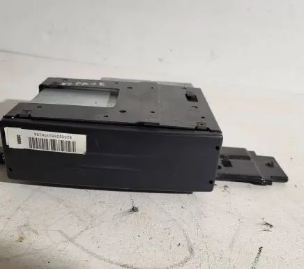 Radio/CD/DVD/GPS head unit