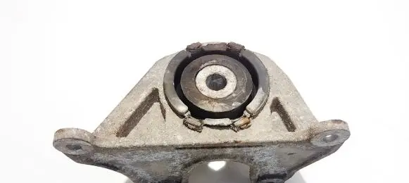 Fiat Doblo Engine mount bracket