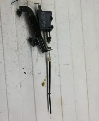 BMW 5 E60 E61 Fuel tank cap lock 8377415