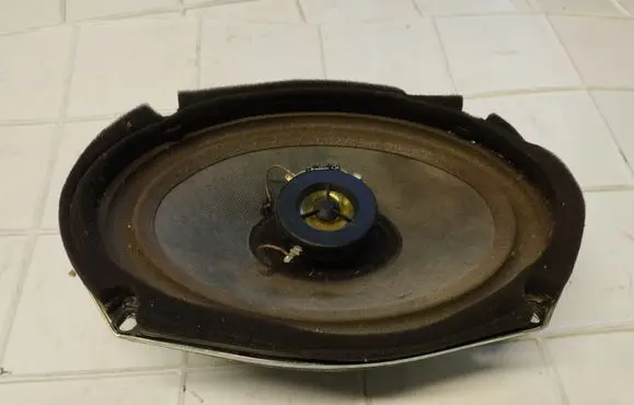 Hyundai H-1, Starex, Satellite Front door speaker 963504A000