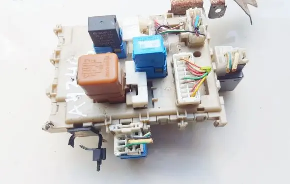 Nissan Almera N16 Fuse box set 243505M300