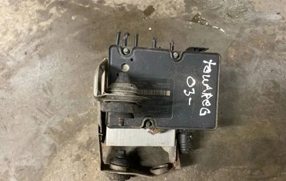 Volkswagen Touareg I ABS Pump 7L0907379B 74F3C2900L 10092503163