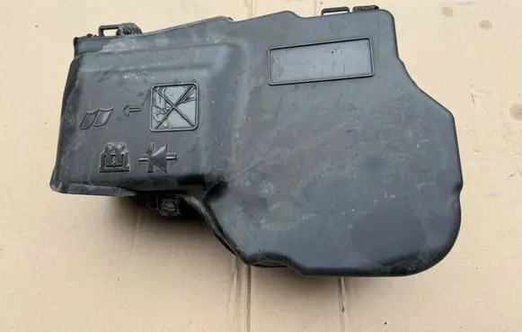 Citroen C5 Fuse box cover 9687925880