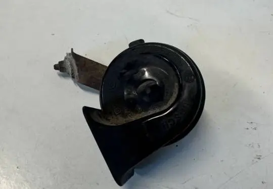 BMW 1 E81 E87 Horn buzzer relay 103881157