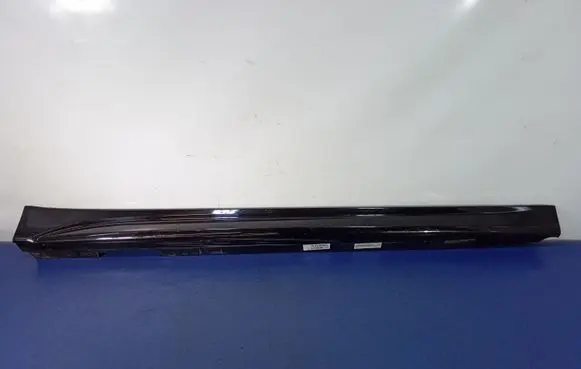Foot area side trim