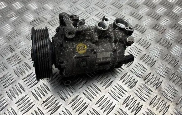 Volkswagen PASSAT B8 Air conditioning (A/C) compressor (pump) 5Q0816803D