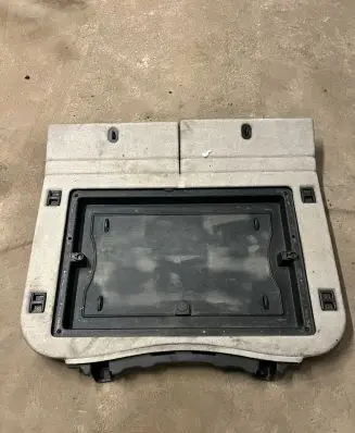 Trunk/boot floor carpet liner