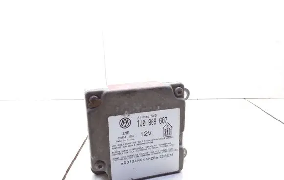 Volkswagen PASSAT B5 Airbag control unit/module 1J0909607 5WK4199