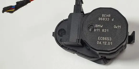 BMW 7 E65 E66 A/C air flow flap actuator/motor 6911821
