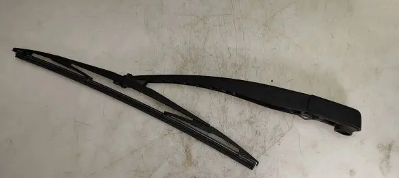Opel Meriva B Rear wiper blade arm