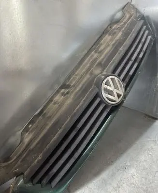 Volkswagen Multivan T4 Front bumper upper radiator grill