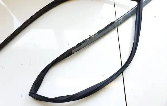 Honda FR-V Rubber seal rear door