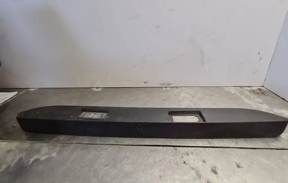 Trunk door license plate light bar