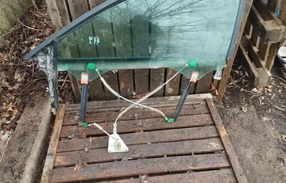 Audi A3 S3 8P Front window lifting mechanism without motor