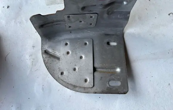 Renault Kadjar Heat shield in engine bay 