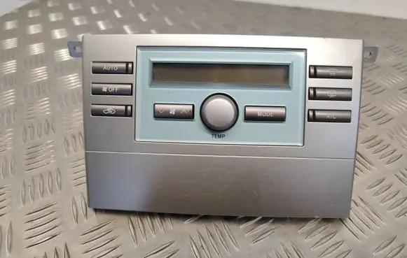 Toyota Corolla Verso AR10 Climate control unit 559000F020