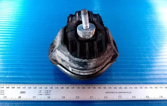 BMW 5 E60 E61 Engine mount bracket 159346 6769874