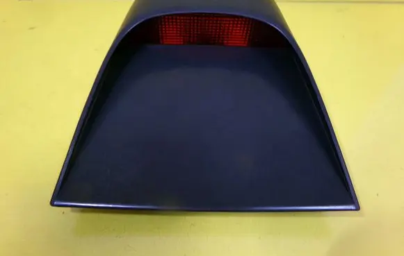 Third/center stoplight