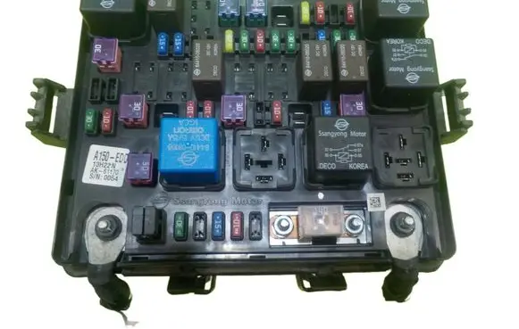 SsangYong Rodius Fuse box set 8235021140 BEZPIECZNIKOW