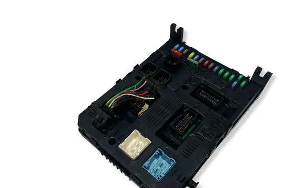 Citroen C4 I Fuse box set 281197595