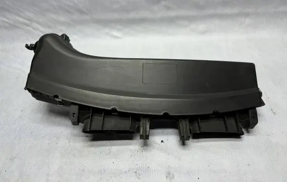 BMW X3 E83 Air filter box 11564310 13713420245 13713428485