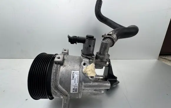 BMW 5 F10 F11 Power steering pump 7582943