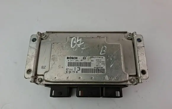 Peugeot 1007 Engine control unit/module 9658477080 0261208191
