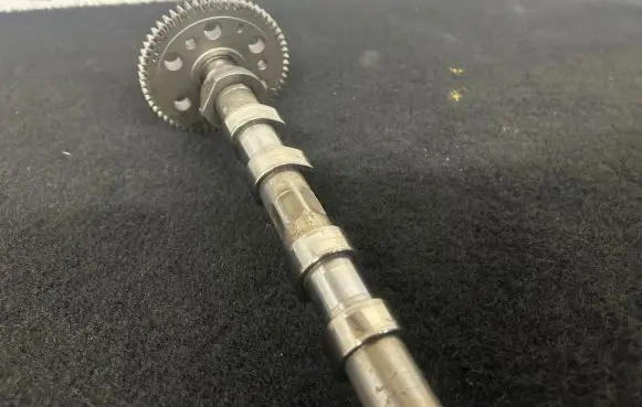 BMW 5 E60 E61 Camshaft 7791580 050385289 1663401