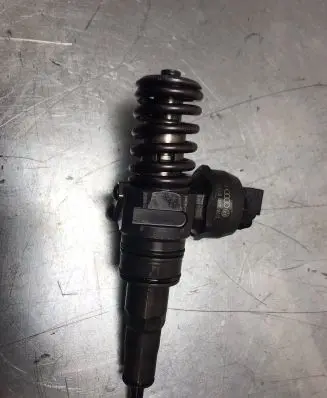 Audi A4 S4 B7 8E 8H Fuel injector 038130073BP