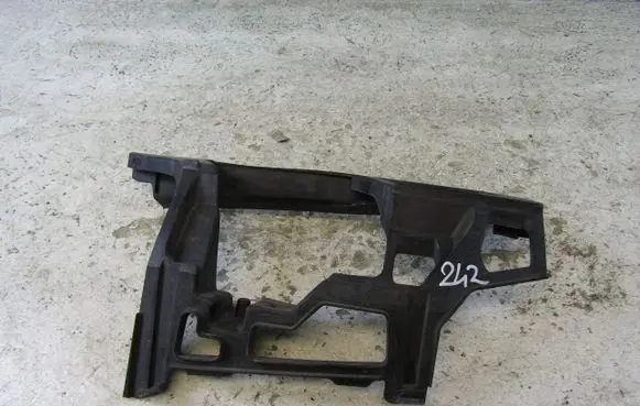 Volkswagen Golf VI Front bumper mounting bracket 5K0807724