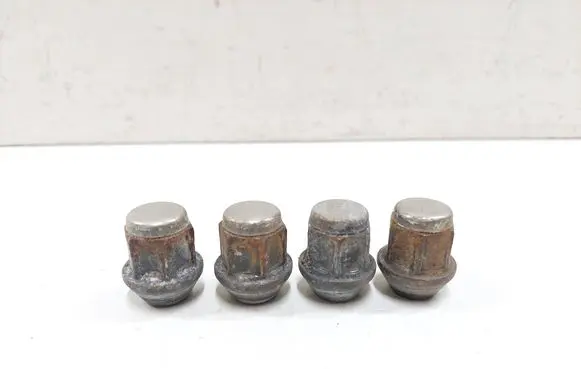 Volvo C30 Nuts/bolts 