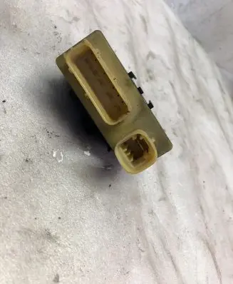 Citroen C4 I Picasso Glow plug pre-heat relay 9652021180