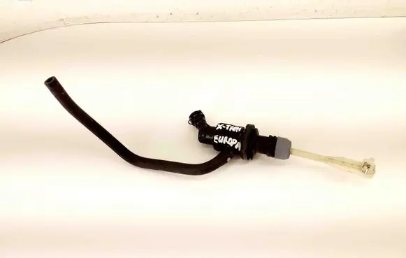Nissan X-Trail T32 Clutch slave cylinder 1571707 306104MS0A