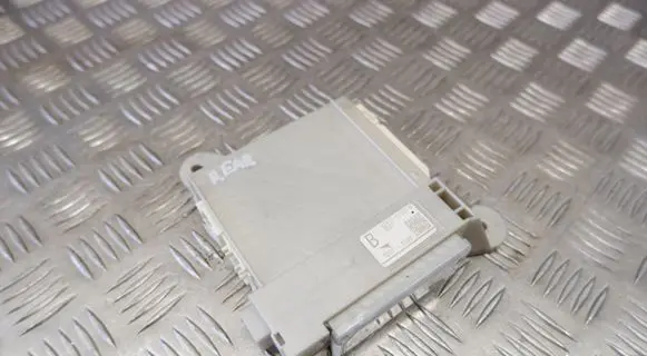 Lexus GS 250 350 300H 450H Fuse module 8267030350