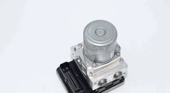 BMW 5 G30 G31 G38 ABS Pump 6896984 5A36089 34515A36089